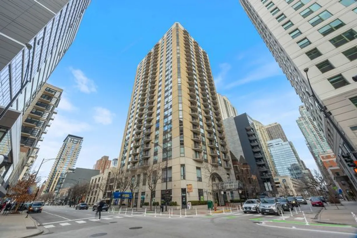 Chicago Real Estate | View 70 W Huron Street, 602 | 2 Beds, 2 Baths