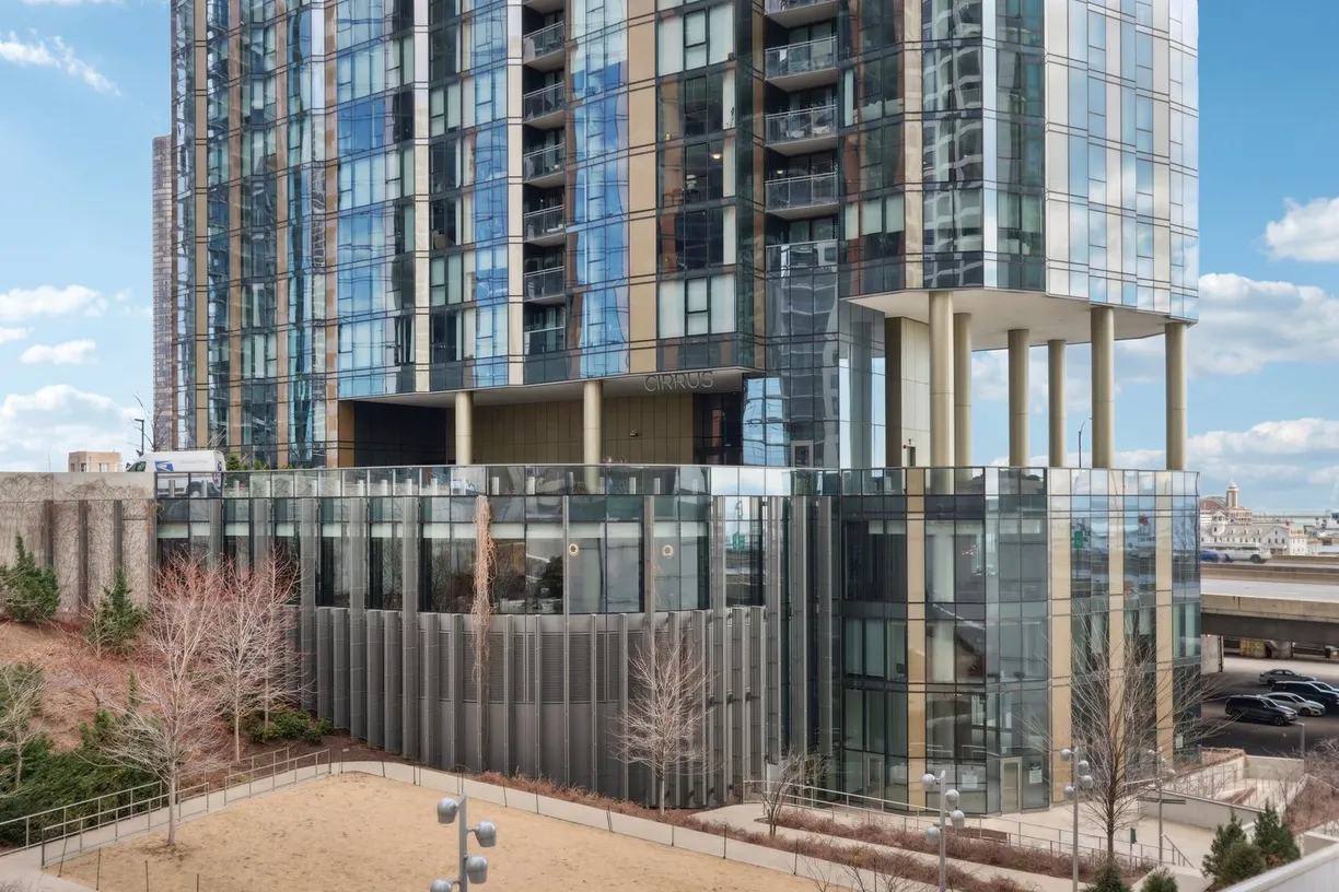 Chicago Real Estate | View 211 N Harbor Drive, 1008 | 3 Beds, 2 Baths