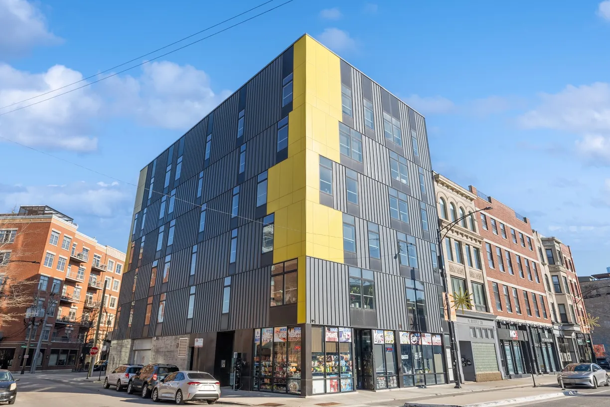 Chicago Real Estate | View 713 N Milwaukee Avenue, 202 | 2 Beds, 1 Bath