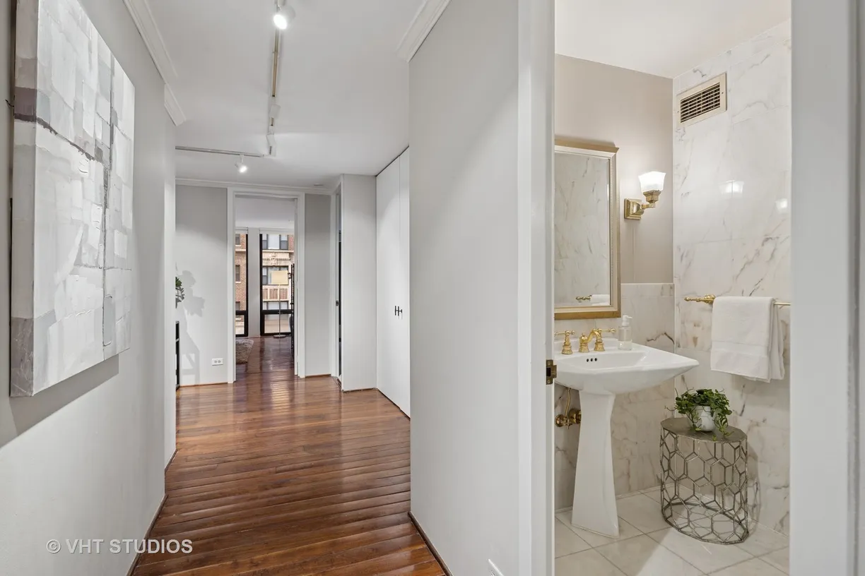 Chicago Real Estate | View 200 E Delaware Place, 3D | Listing