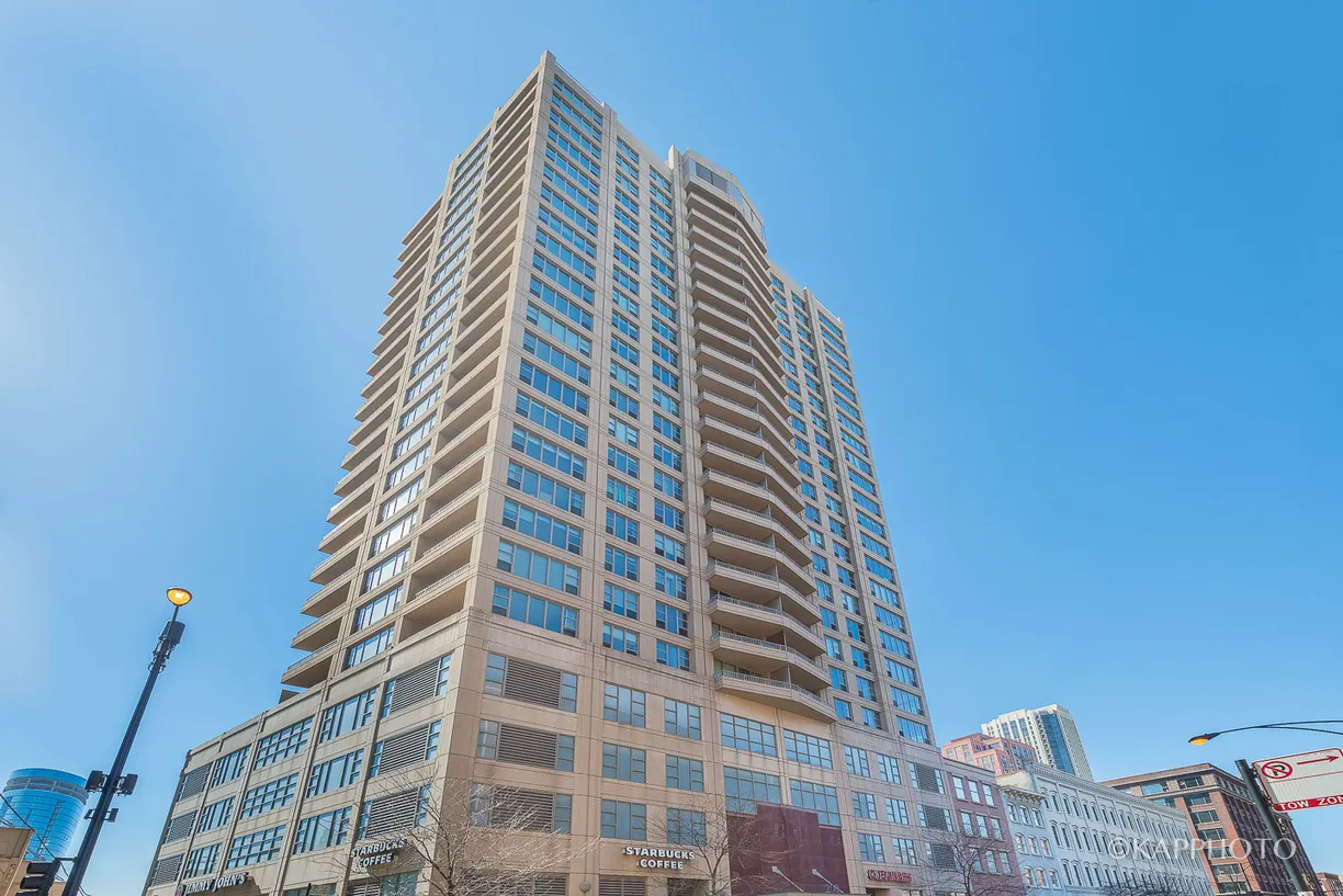 Chicago Real Estate | View 200 N Jefferson Street, 1508 | 1 Bed, 1 Bath