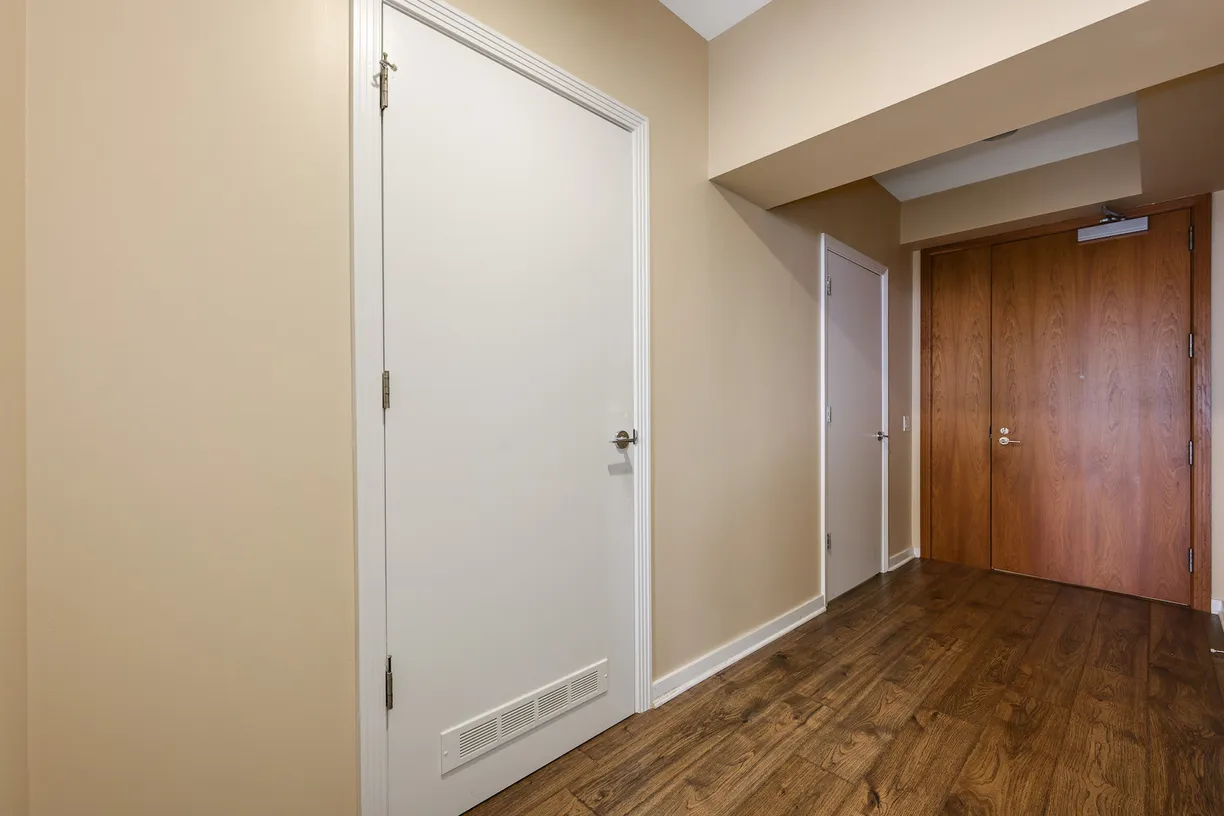 Chicago Real Estate | View 501 N Clinton Street, 2001 | Listing