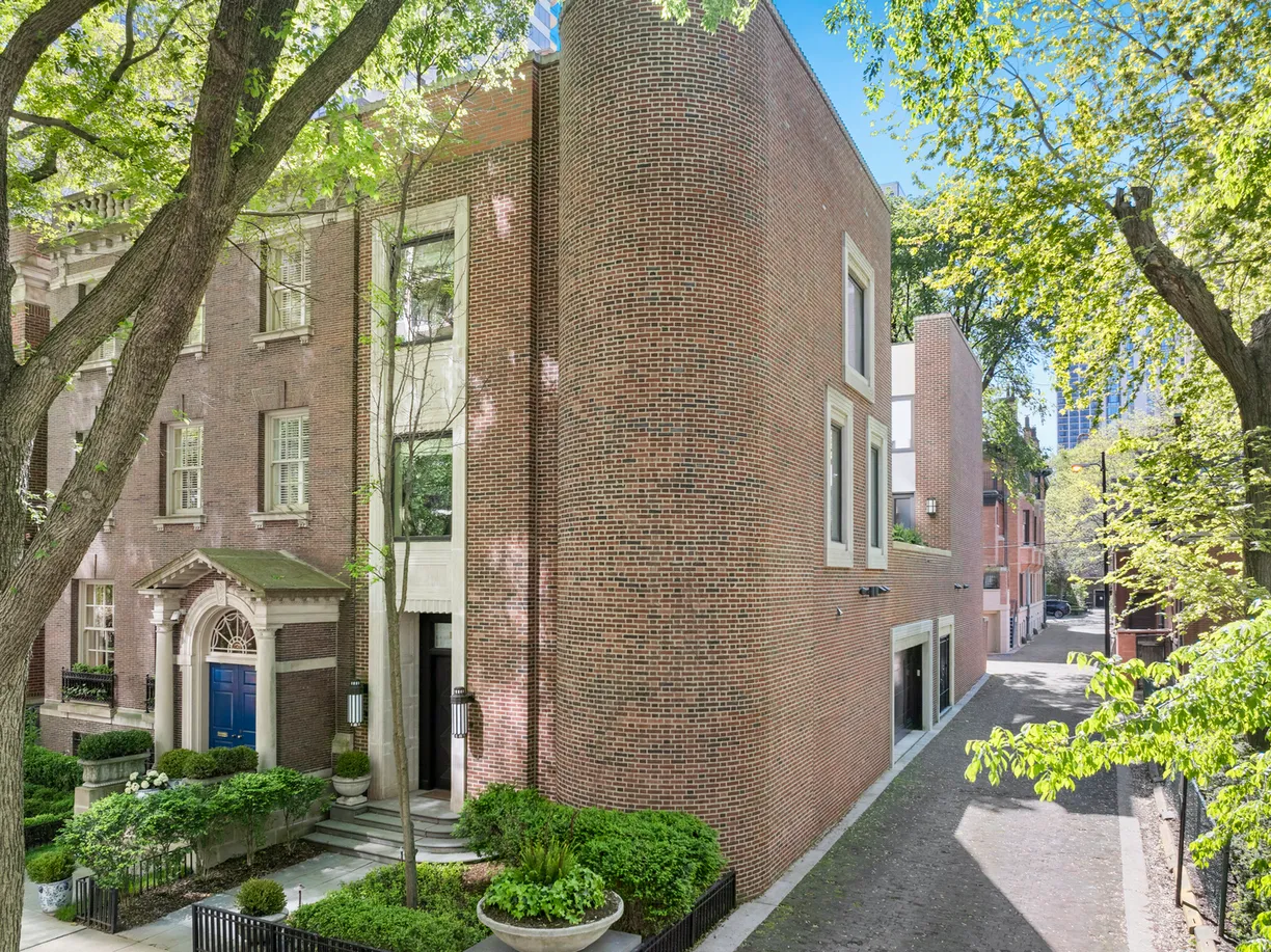 Chicago Real Estate | View 1524 N Astor Street | 3 Beds, 4 Baths