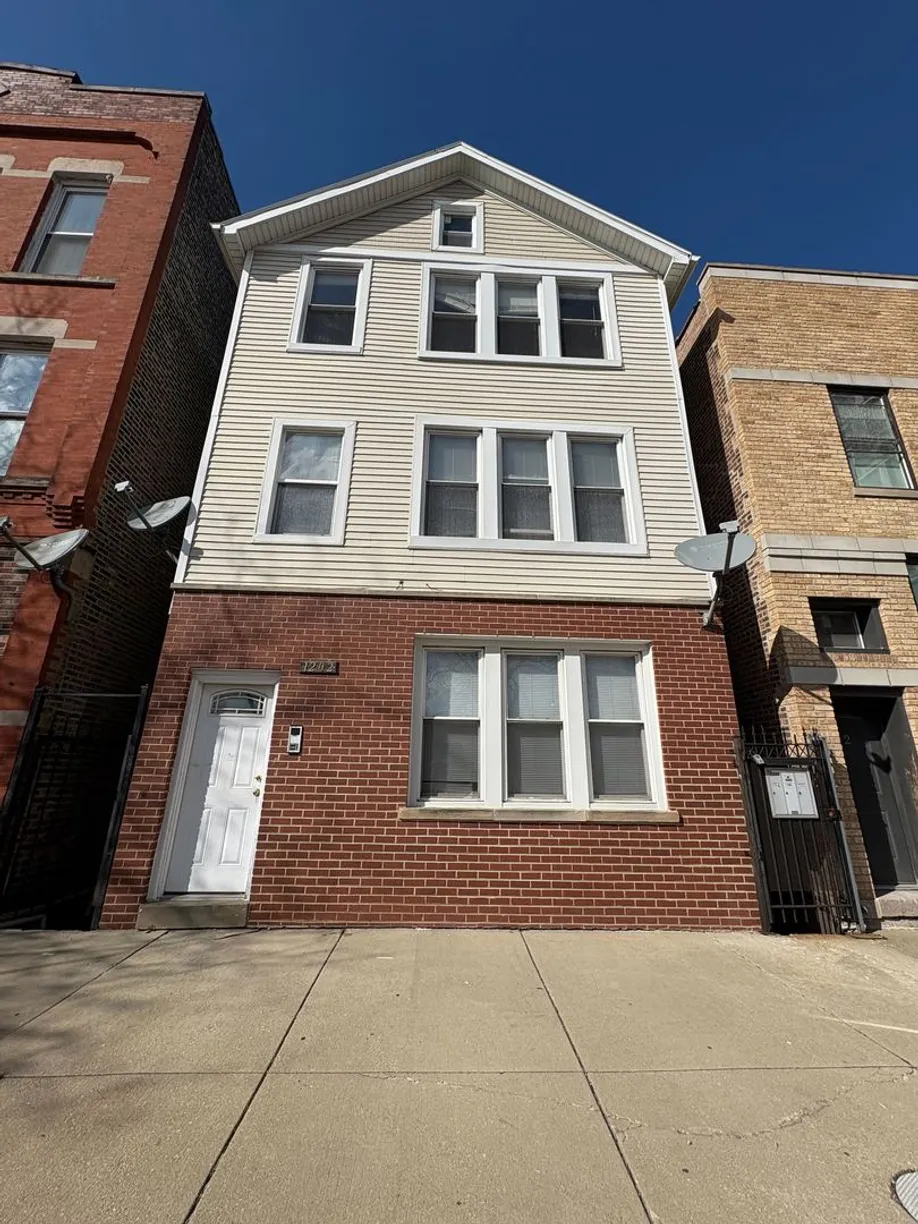 Chicago Real Estate | View 1202 W Huron Street, 1 | 1 Bed, 1 Bath