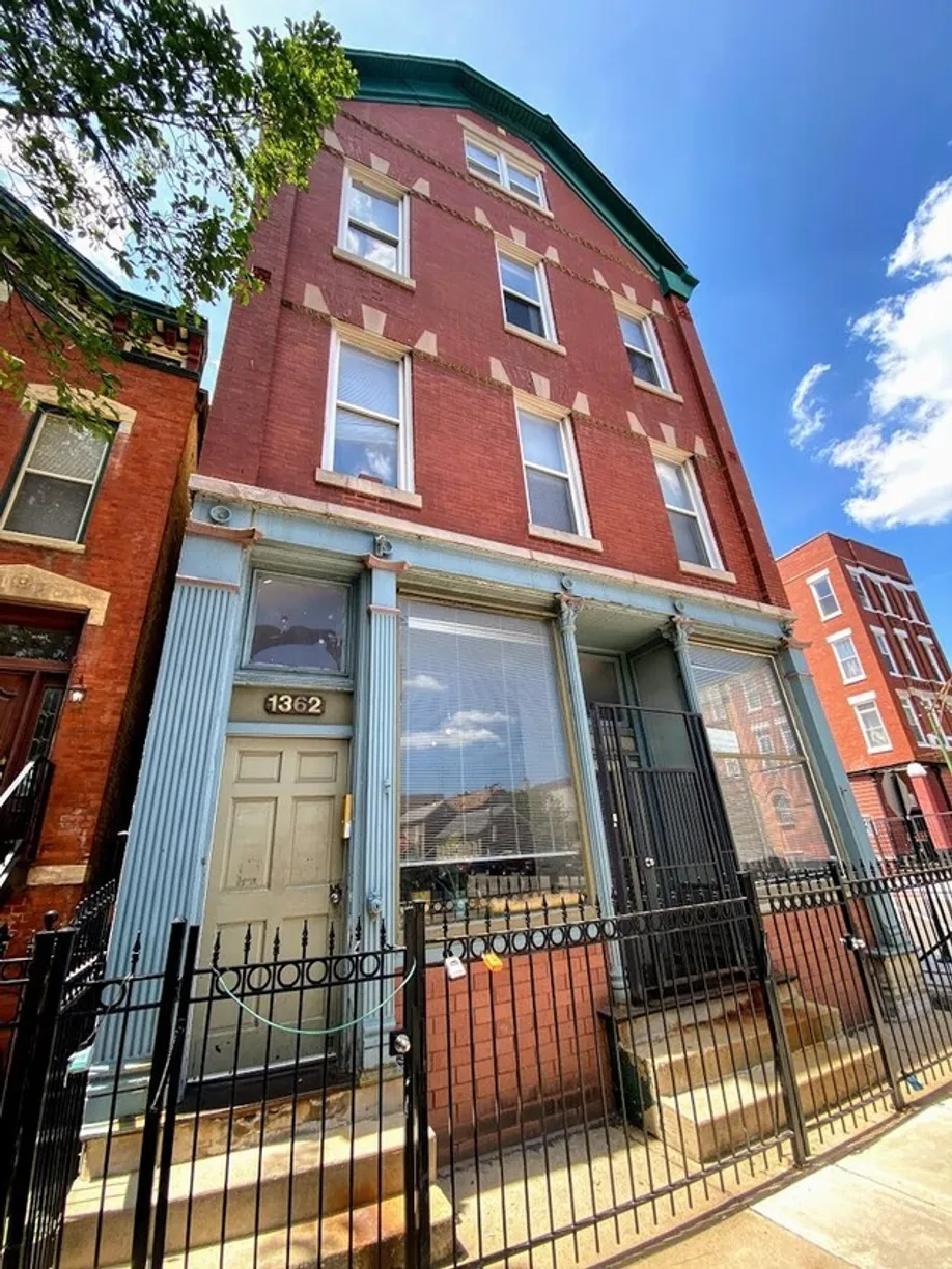 Chicago Real Estate | View 1362 N Bosworth Avenue, 2C | 1 Bed, 1 Bath
