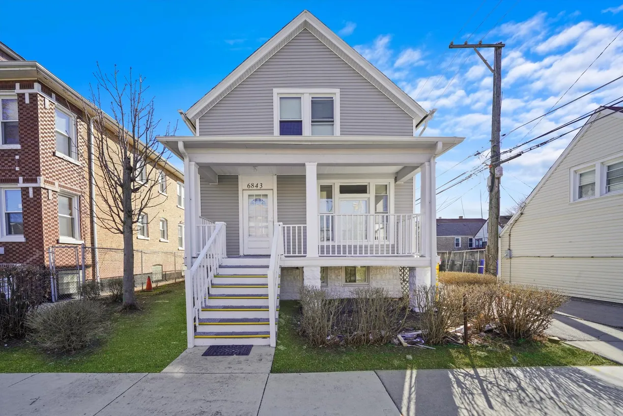 Chicago Real Estate | View 6843 S Maplewood Avenue | 6 Beds, 2 Baths