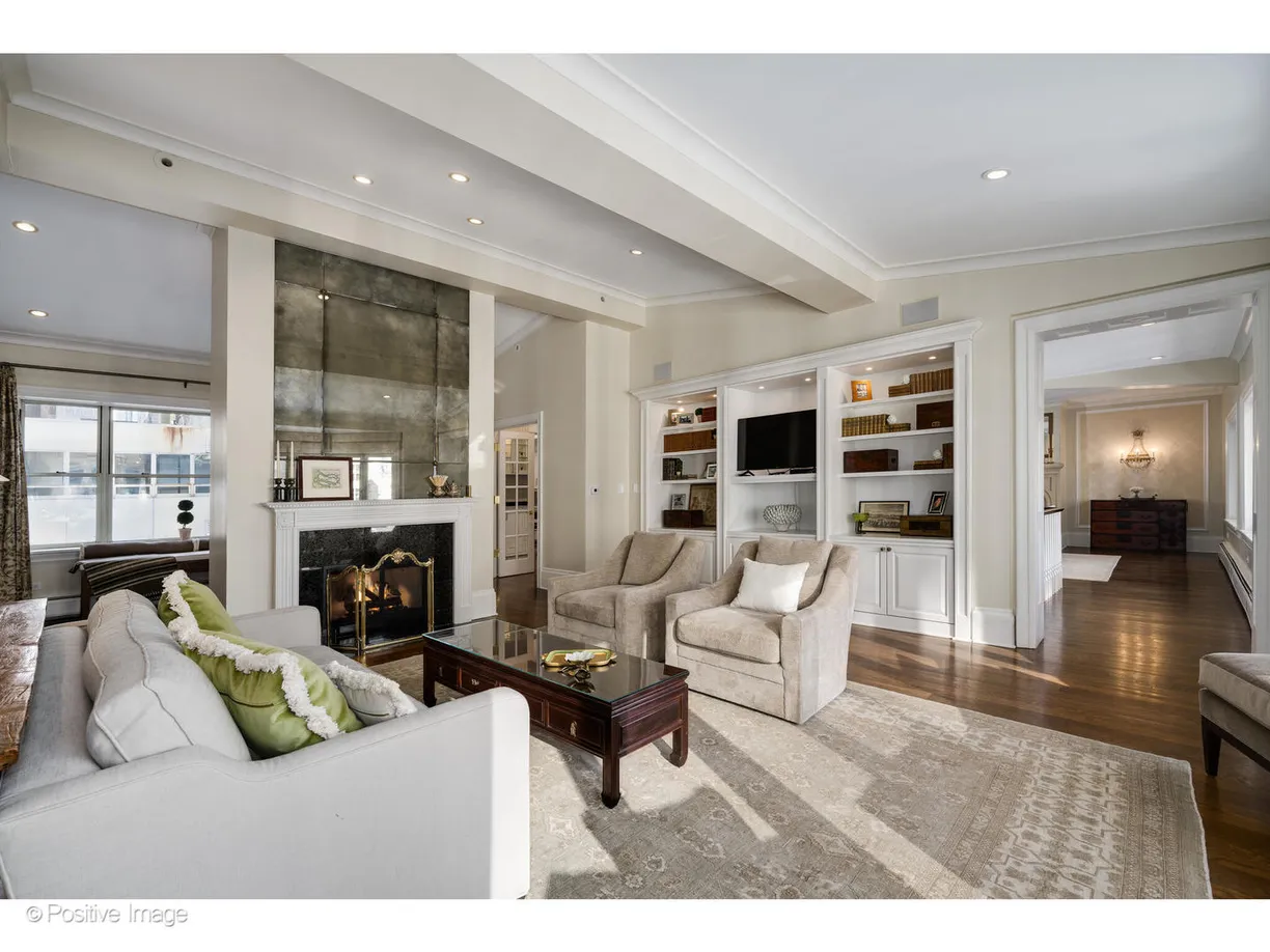 Chicago Real Estate | View 33 E BELLEVUE Place, PH-W7 | Listing