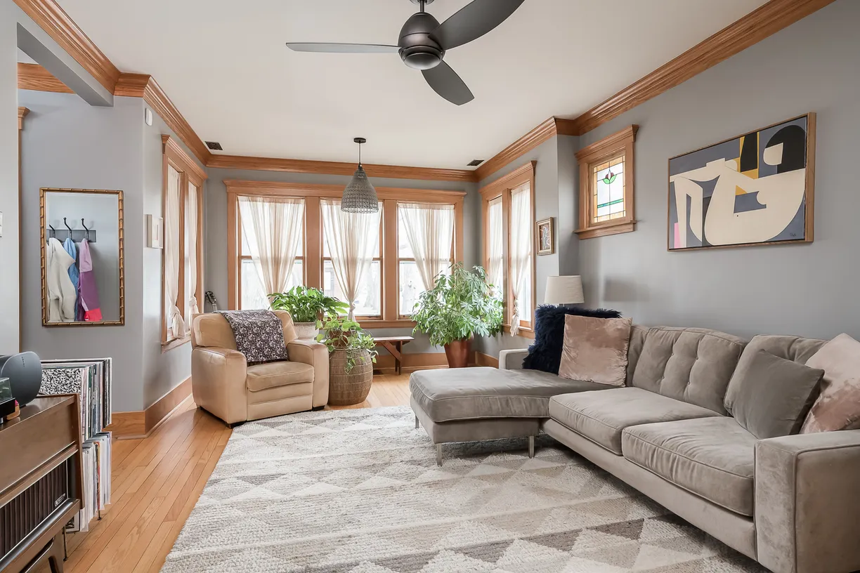 Chicago Real Estate | View 847 Lathrop Avenue | Listing