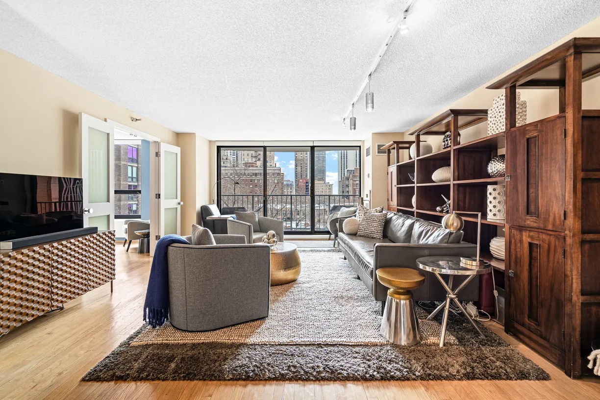 Chicago Real Estate | View 1250 N Dearborn Street, 6A | Listing