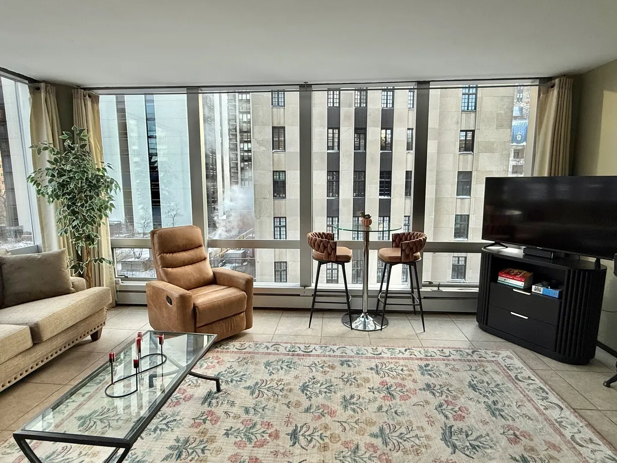 Chicago Real Estate | View 1300 N Astor Street, 6B | Listing