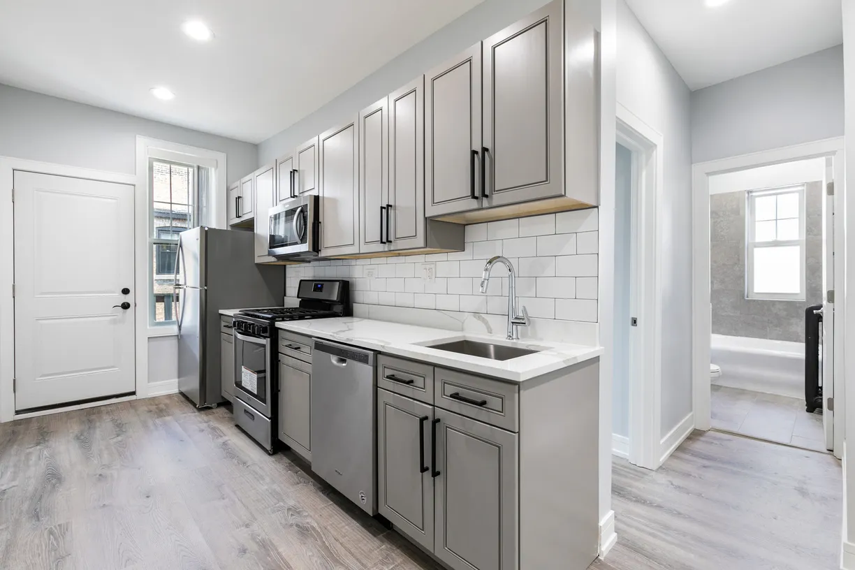 Chicago Real Estate | View 6954 N Wolcott Avenue, 3 | Listing