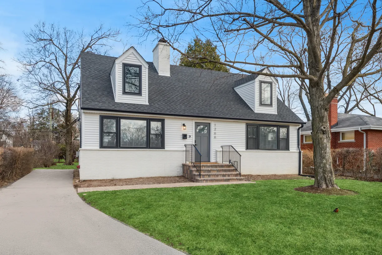 Chicago Real Estate | View 1266 Greenwood Avenue | 5 Beds, 3 Baths