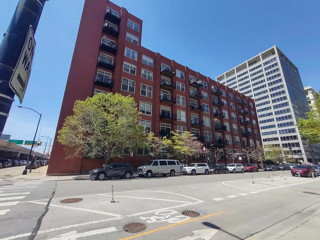 Chicago Real Estate | View 420 S Clinton Street, 401 | 2 Beds, 1 Bath