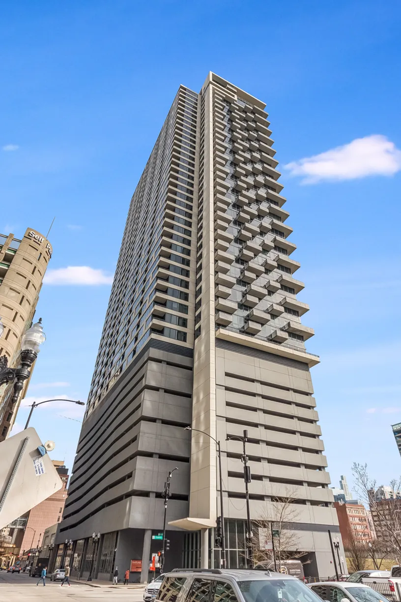 Chicago Real Estate | View 235 W VAN BUREN Street, 2309 | 1 Bed, 1 Bath