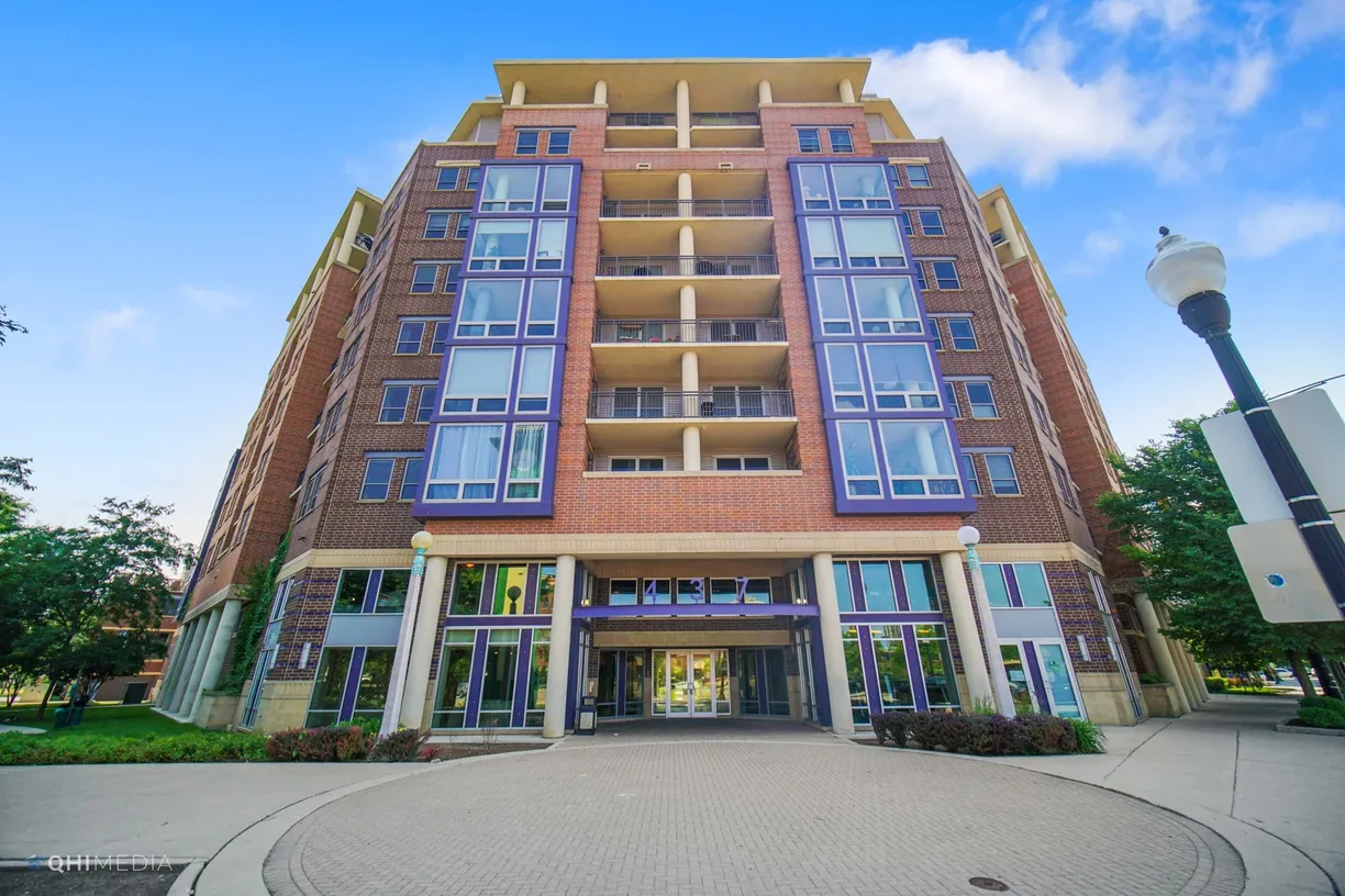 Chicago Real Estate | View 437 W Division Street, 716 | 1 Bed, 1 Bath
