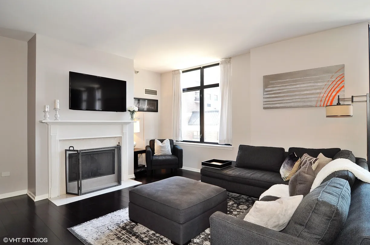 Chicago Real Estate | View 1122 N Dearborn Street, 7A | Listing
