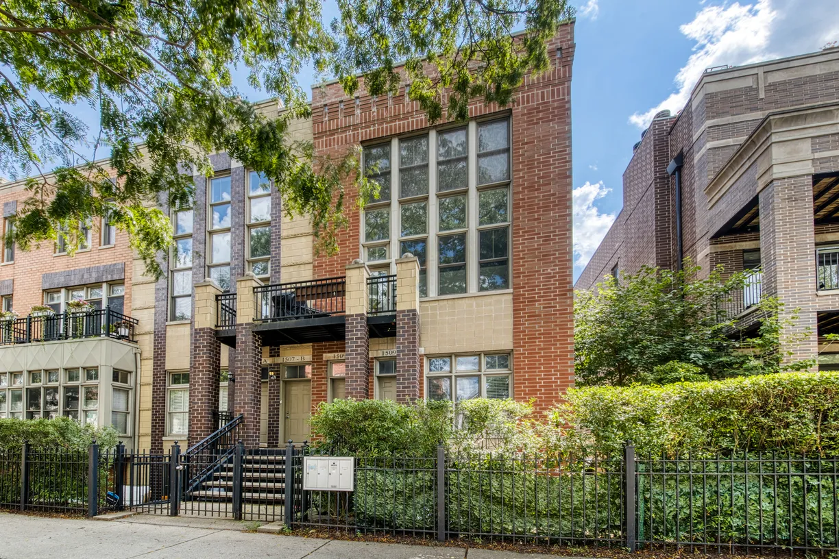Chicago Real Estate | View 1509 W DIVERSEY Parkway, B | 3 Beds, 2 Baths