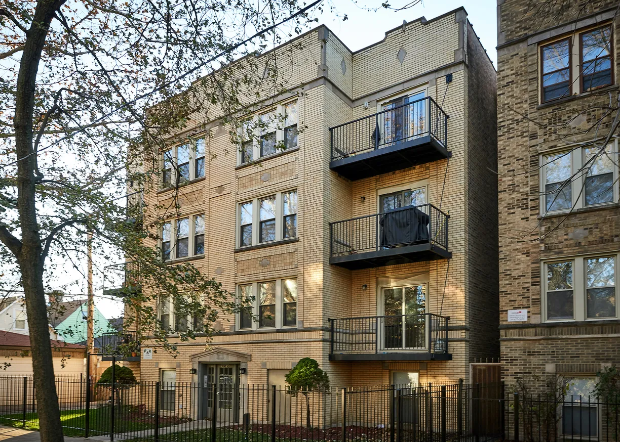 Chicago Real Estate | View 5014 N Harding Avenue, 2 | 3 Beds, 2 Baths