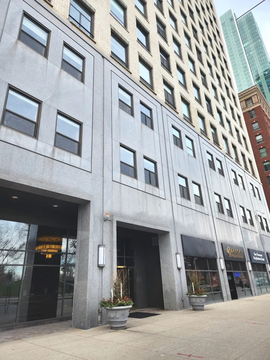 Chicago Real Estate | View 910 S Michigan Avenue, 1006 | 1 Bed, 1 Bath