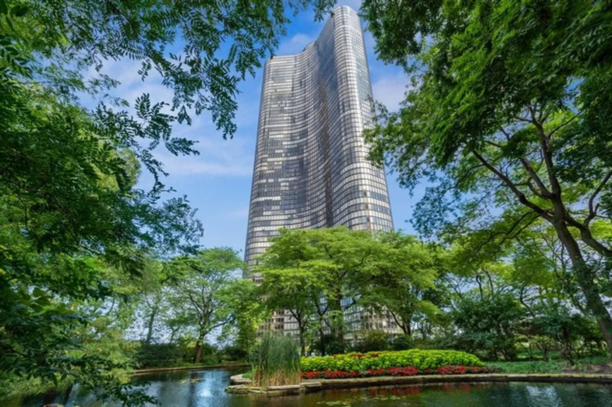Chicago Real Estate | View 505 N Lake Shore Drive, 2313 | 1 Bed, 1 Bath