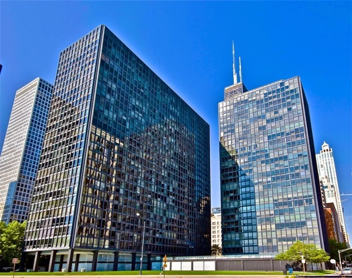 Chicago Real Estate | View 910 N Lake Shore Drive, 1819 | 3 Beds, 2 Baths