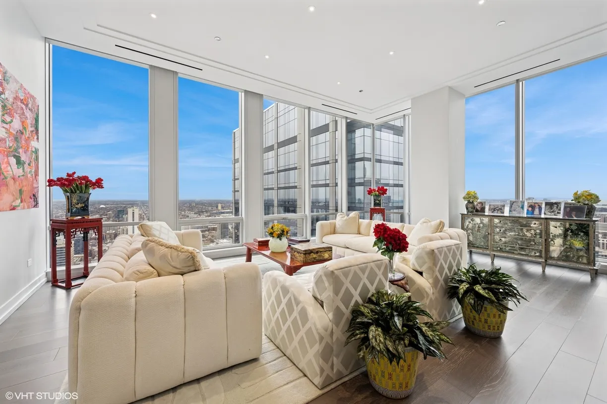 Chicago Real Estate | View 14 W Superior Street, 4403 | Listing