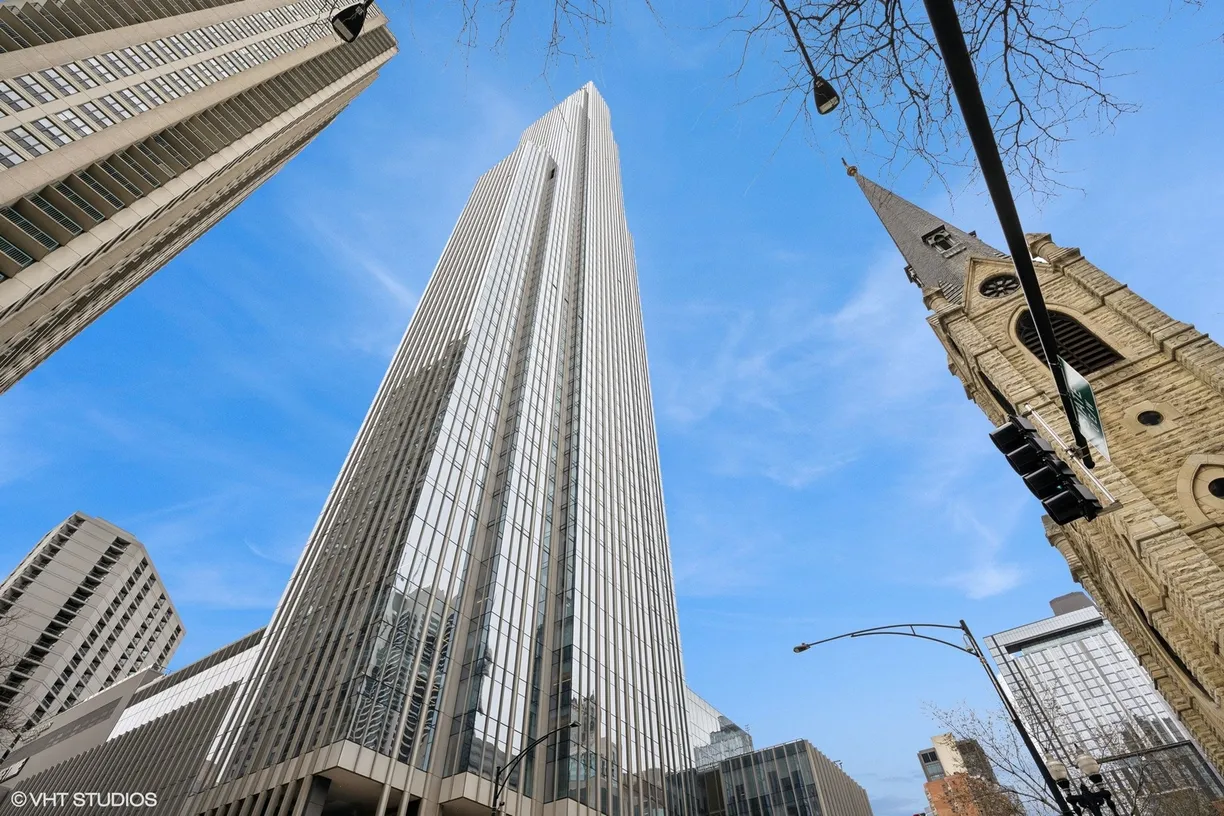 Chicago Real Estate | View 14 W Superior Street, 4403 | 3 Beds, 3 Baths