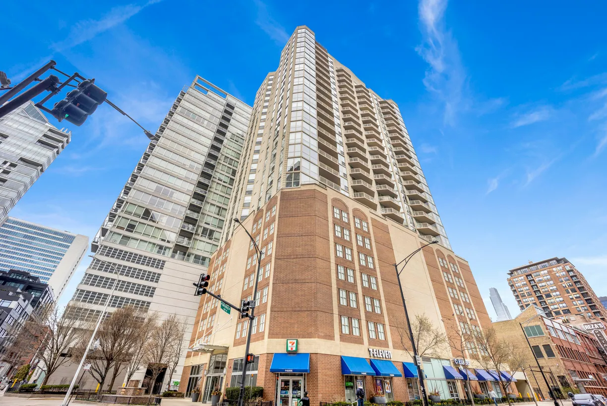 Chicago Real Estate | View 645 N Kingsbury Street, 2303 | 1 Bed, 1 Bath