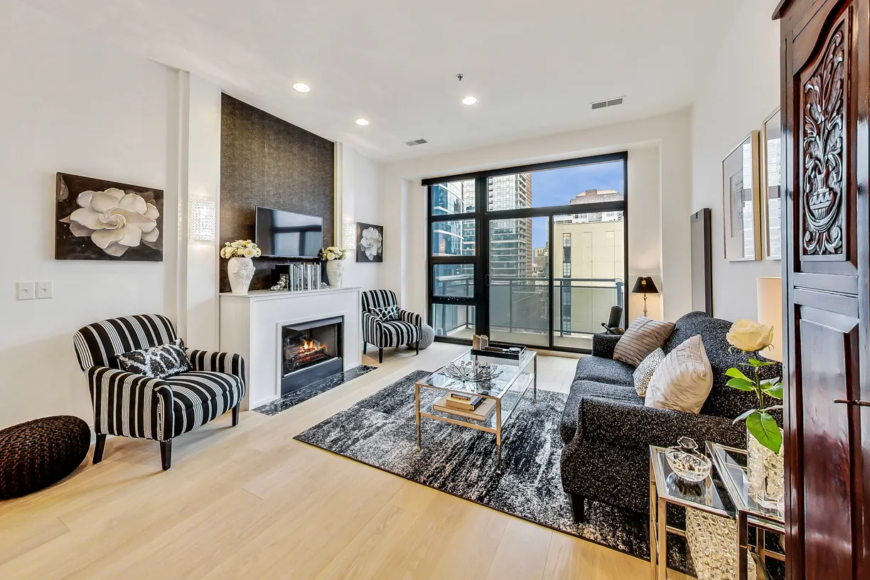 Chicago Real Estate | View 101 W Superior Street, 802 | Listing