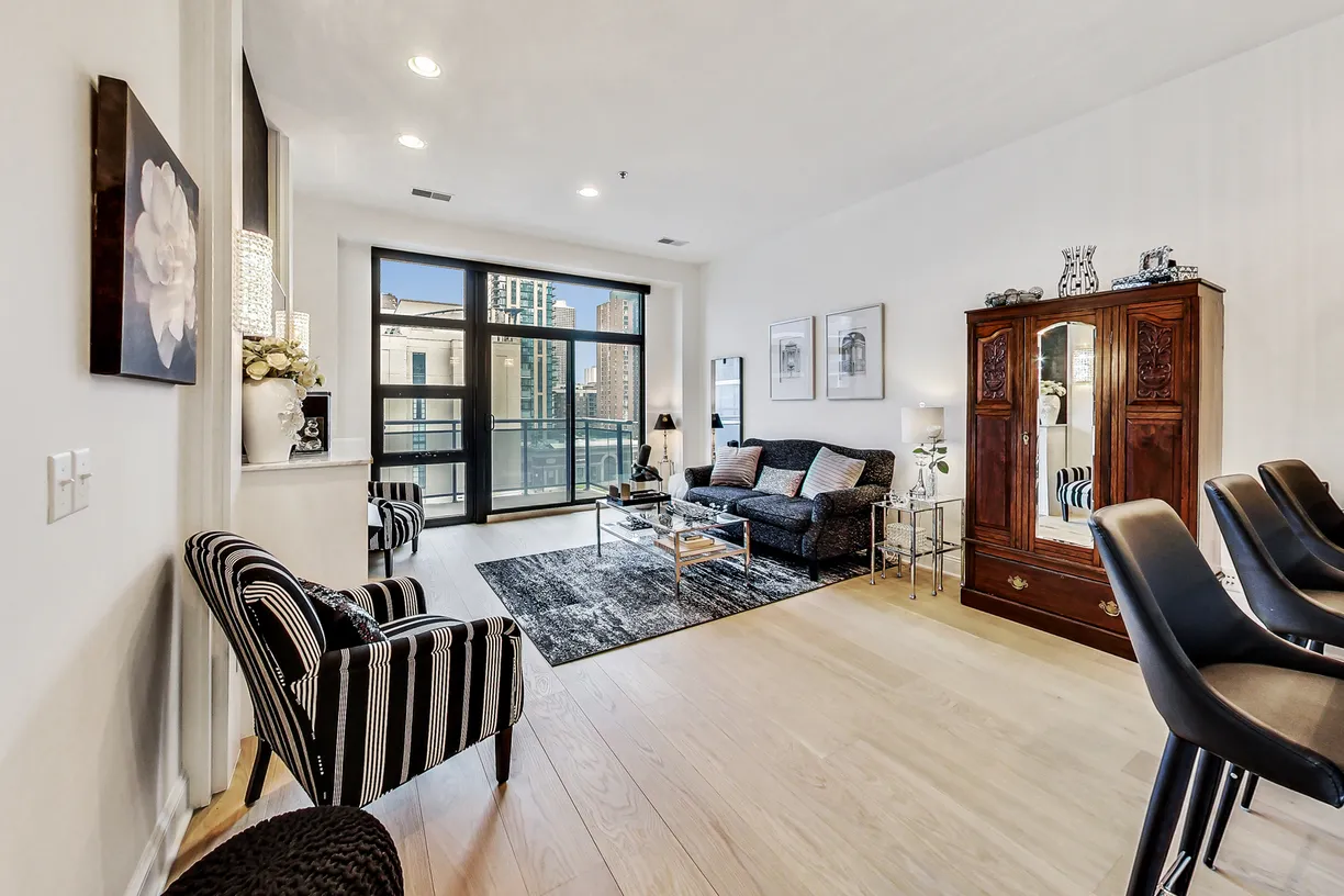 Chicago Real Estate | View 101 W Superior Street, 802 | Listing