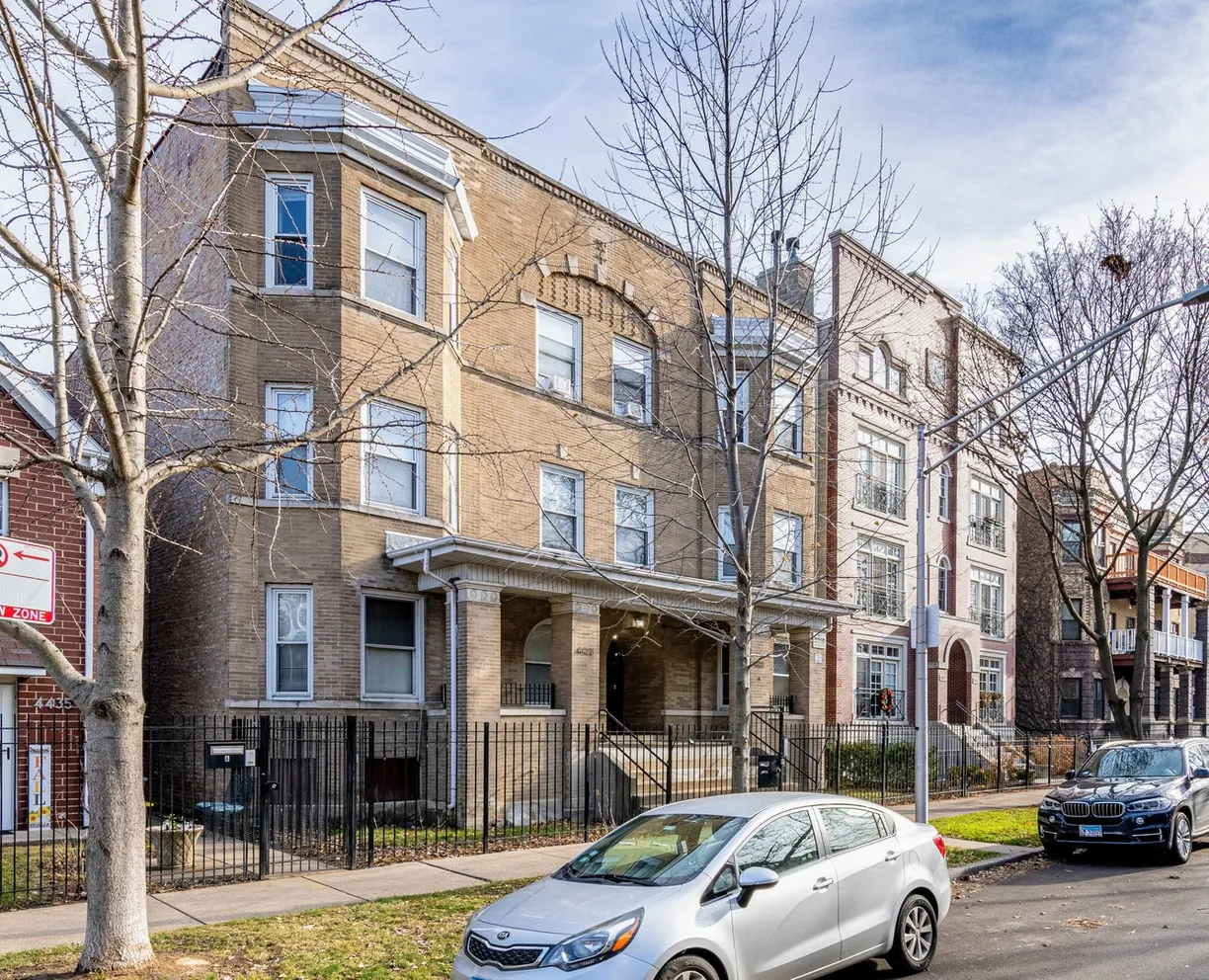 Chicago Real Estate | View 4431 N Racine Avenue, 3N | 3 Beds, 2 Baths