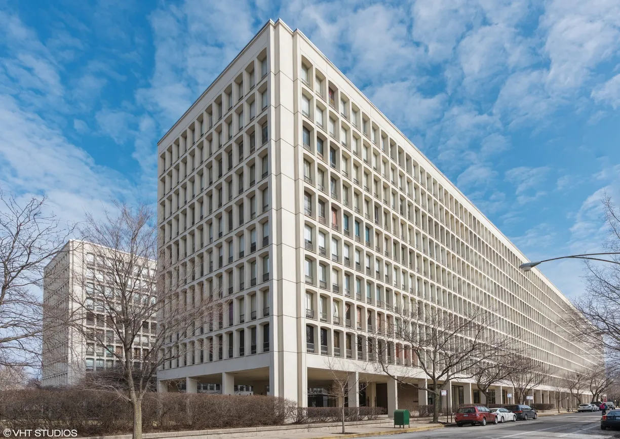 Chicago Real Estate | View 1401 E 55th Street, 1004N | 1 Bed, 1 Bath