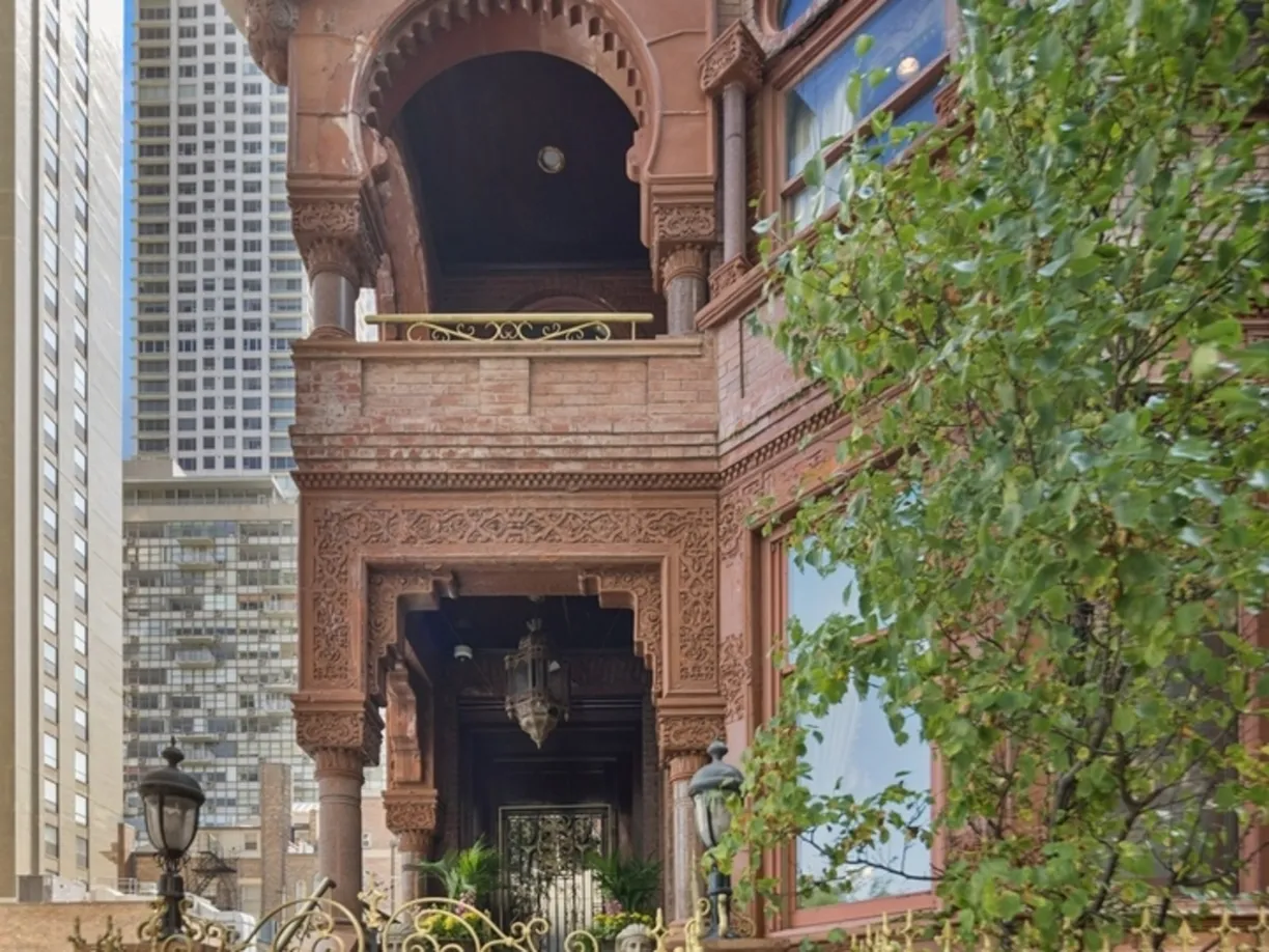 Chicago Real Estate | View 79 E Cedar Street | Listing