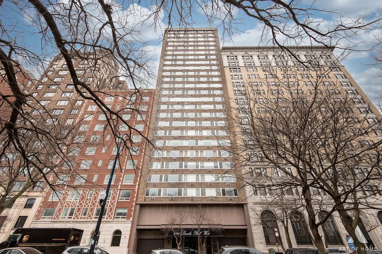 Chicago Real Estate | View 2144 N Lincoln Park West, 8C | 1 Bed, 1 Bath