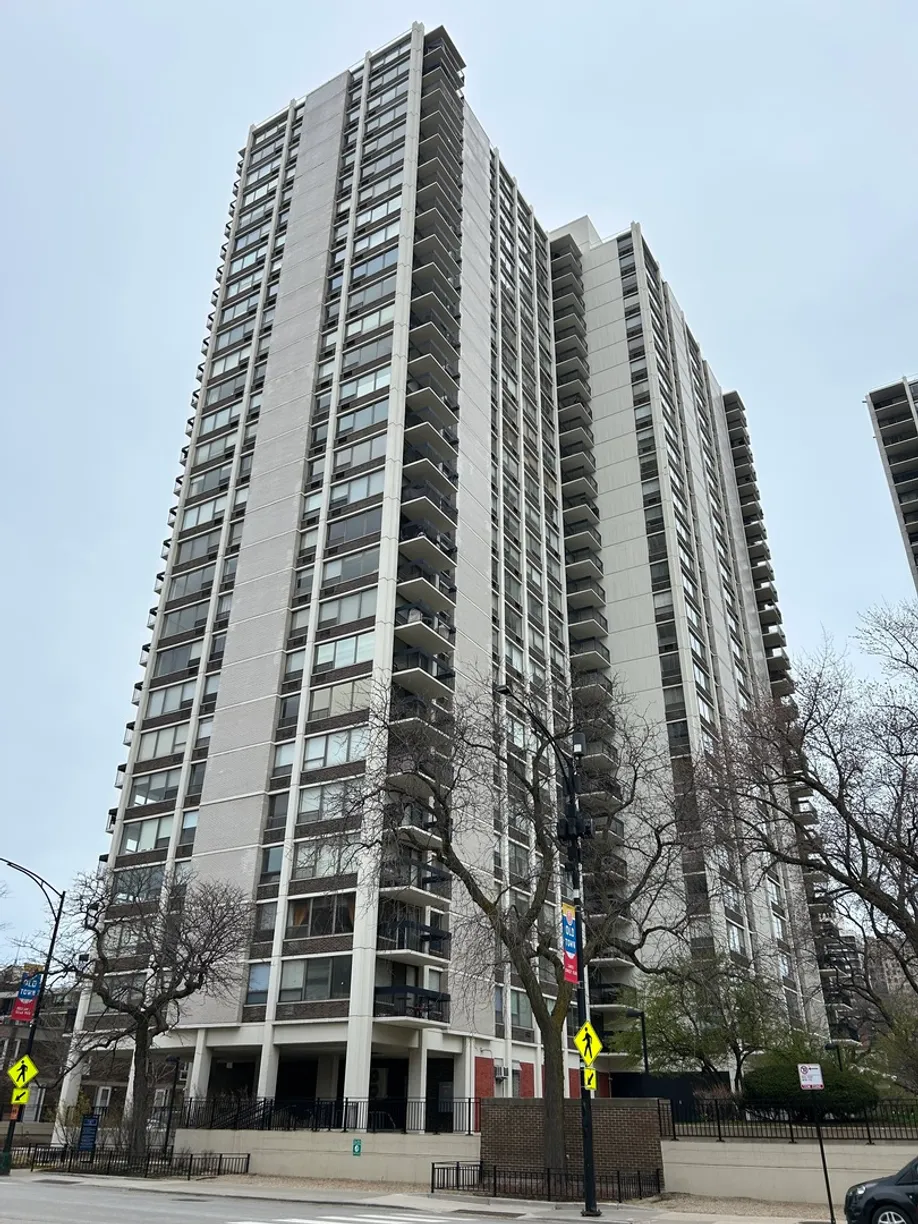 Chicago Real Estate | View 1460 N SANDBURG Terrace, 2011A | 2 Beds, 2 Baths