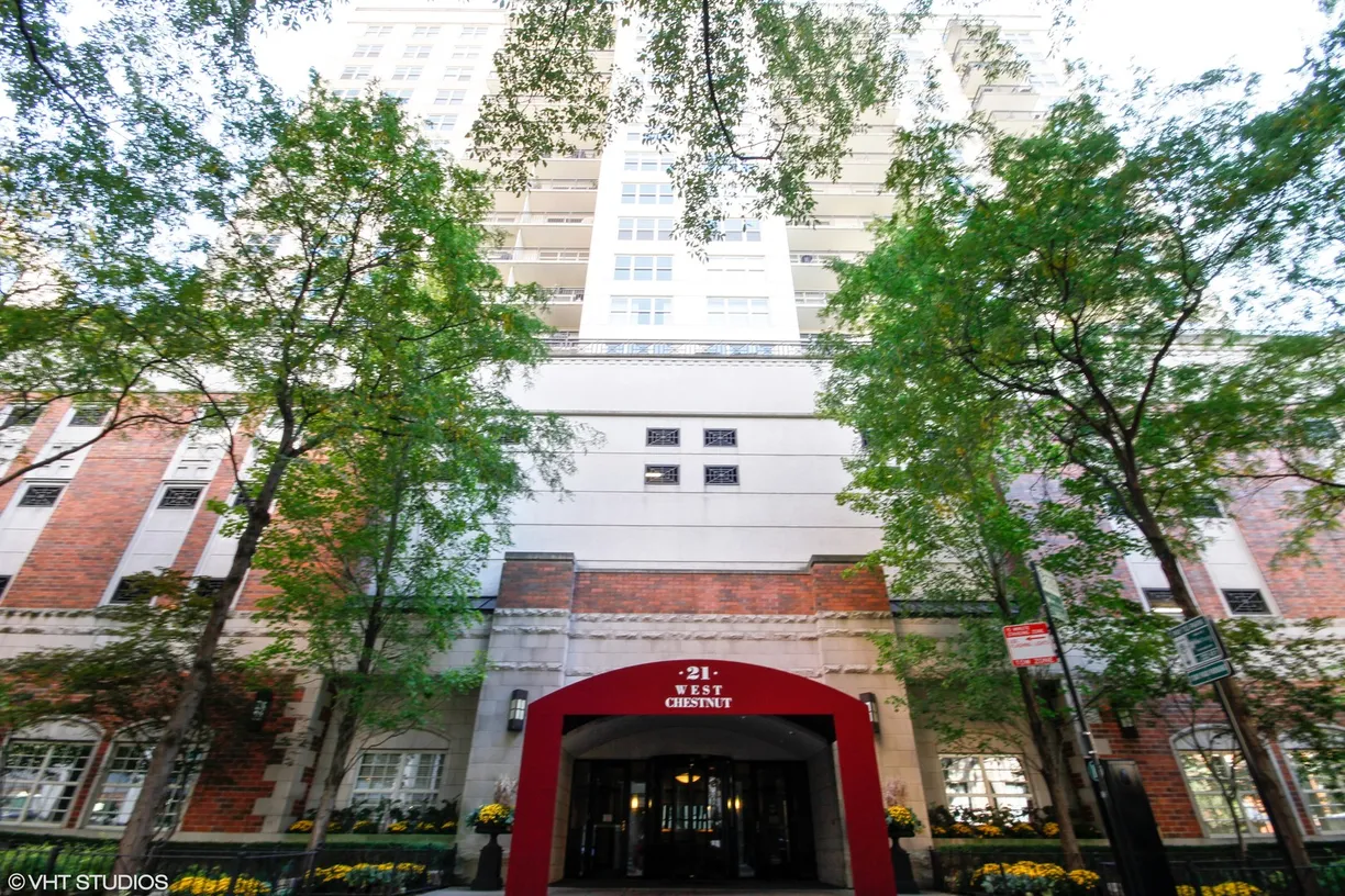 Chicago Real Estate | View 21 W Chestnut Street, 1503 | 1 Bed, 1 Bath