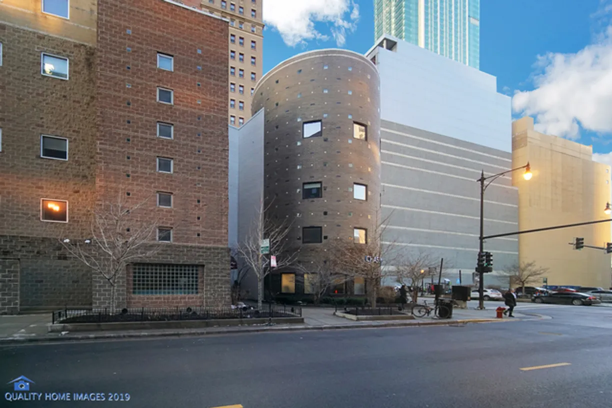 Chicago Real Estate | View 40 E 9th Street, 1118 | 1 Bed, 1 Bath