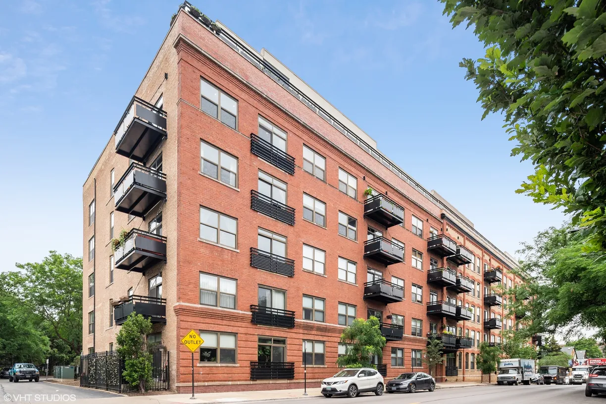 Chicago Real Estate | View 1735 W Diversey Parkway, 515 | 2 Beds, 2 Baths