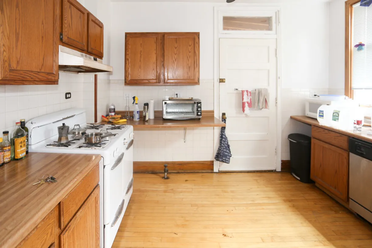 Chicago Real Estate | View 1408 W ROSEMONT Avenue, 2 | Listing
