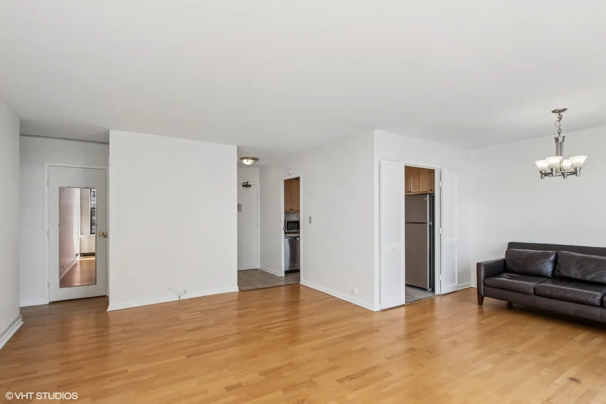 Chicago Real Estate | View 5757 N SHERIDAN Road, 14D | Listing