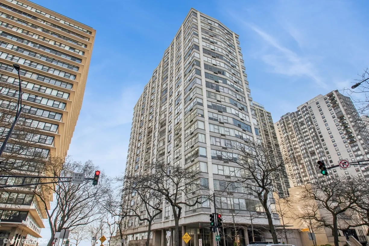 Chicago Real Estate | View 5757 N SHERIDAN Road, 14D | 1 Bed, 1 Bath