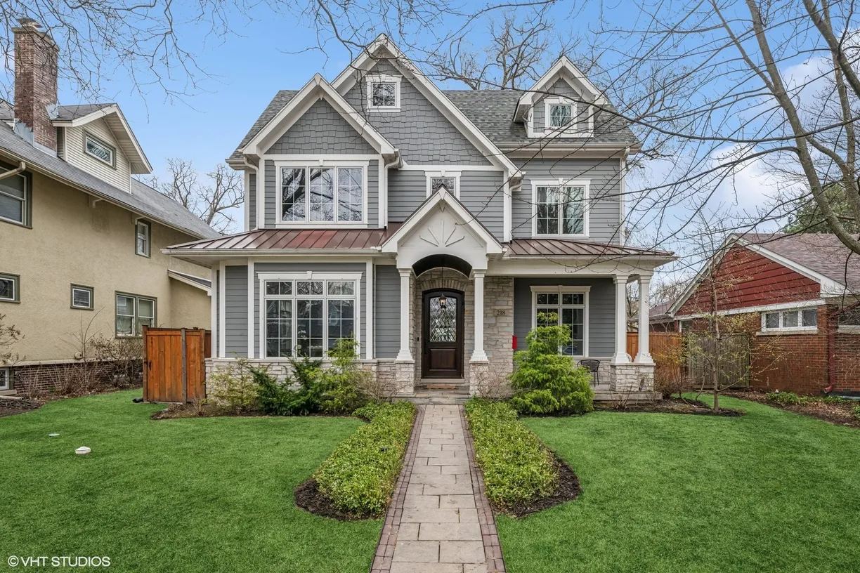 Chicago Real Estate | View 218 10th Street | 6 Beds, 5 Baths