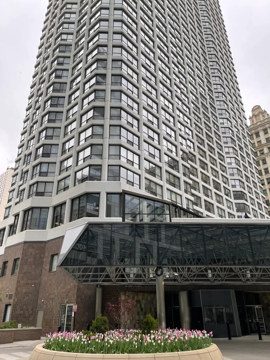 Chicago Real Estate | View 405 N Wabash Avenue, 2302 | 1 Bed, 1 Bath