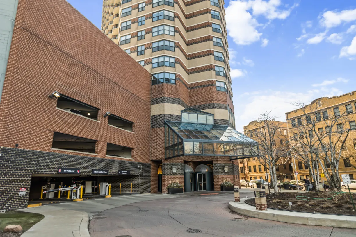 Chicago Real Estate | View 3660 N Lake Shore Drive, 2712 | 1 Bath