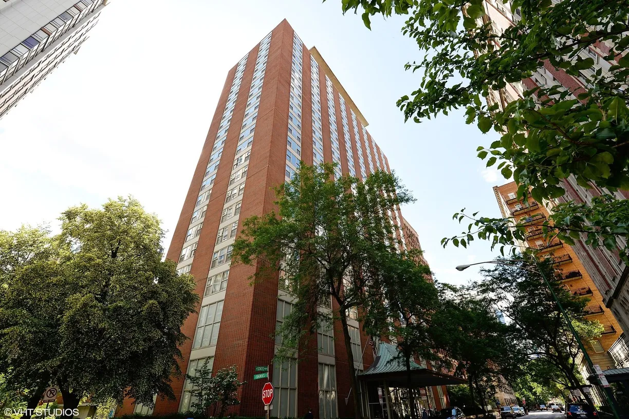 Chicago Real Estate | View 1325 N State Parkway, 13F | 2 Beds, 2 Baths
