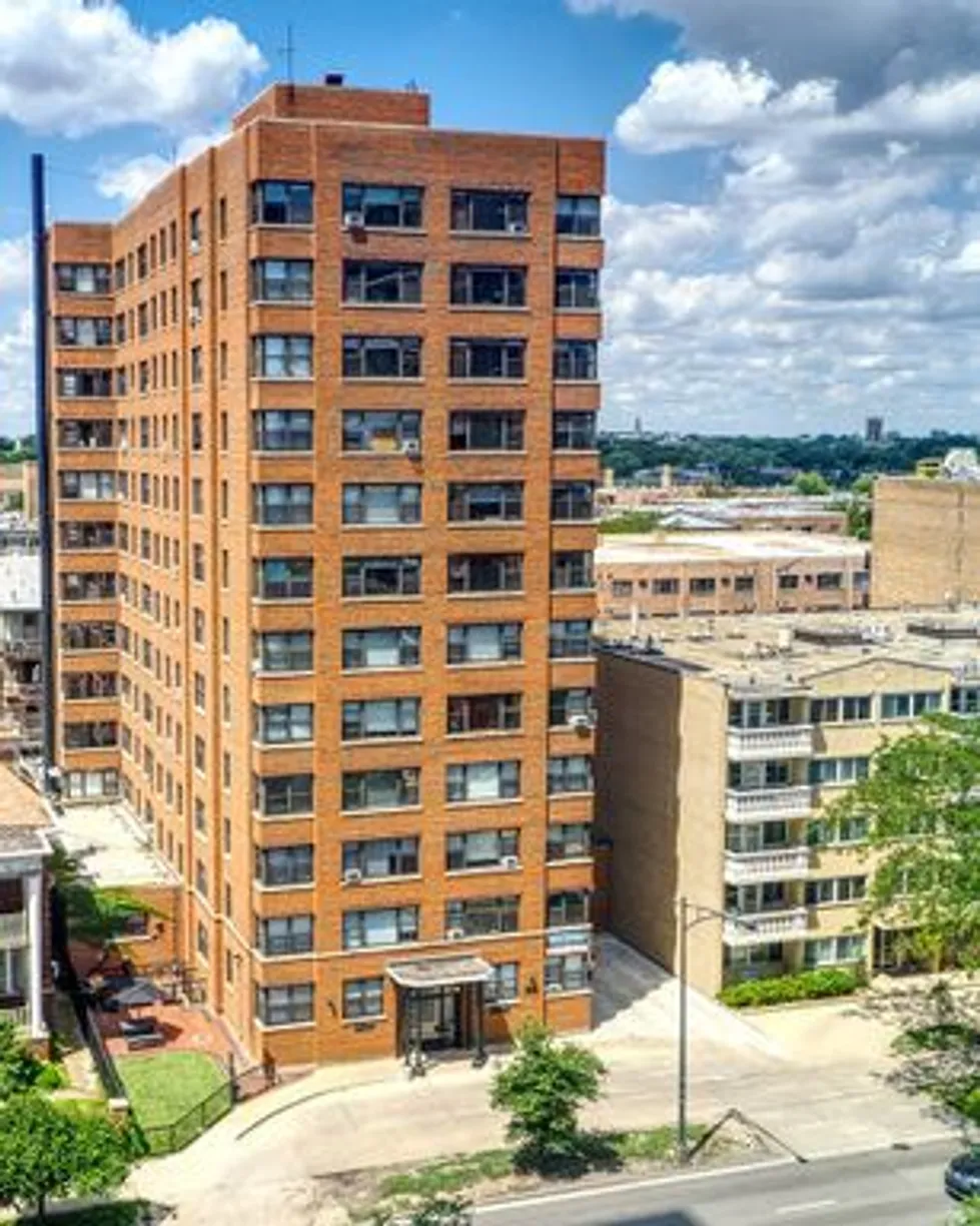 Chicago Real Estate | View 5858 N SHERIDAN Road, 1003 | 1 Bed, 1 Bath