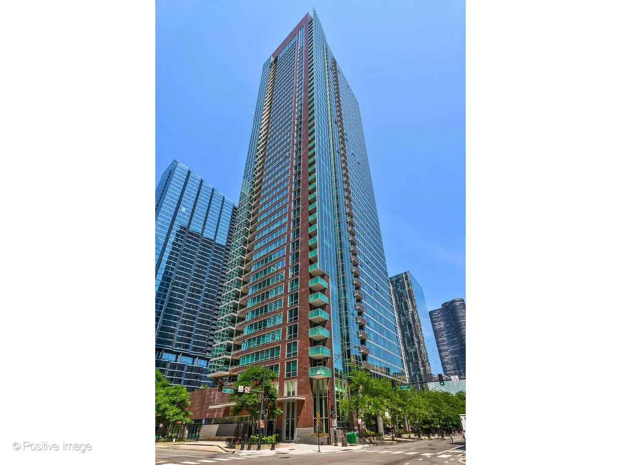 Chicago Real Estate | View 505 N Mcclurg Court, P472