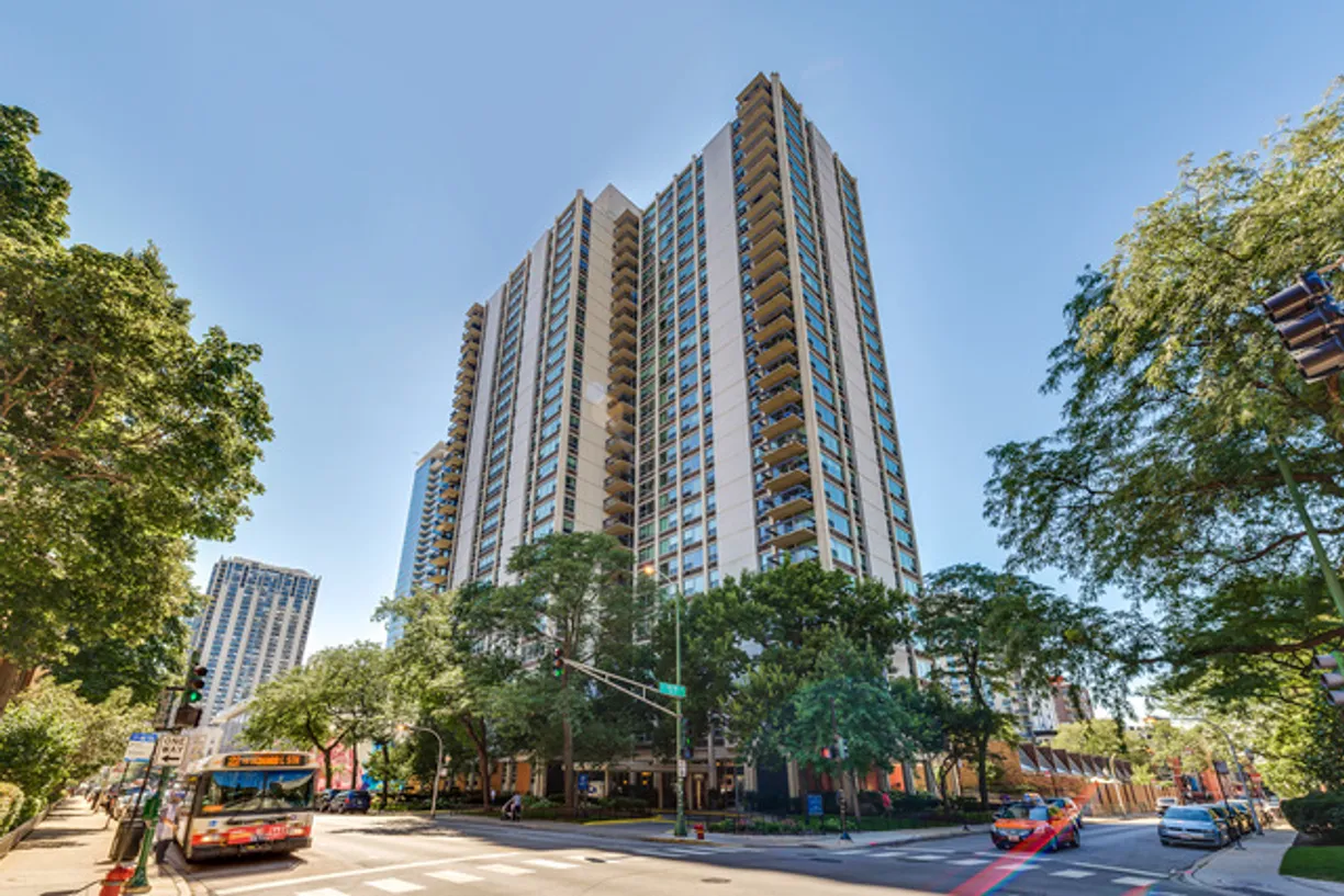 Chicago Real Estate | View 1255 N Sandburg Terrace, 1904E | 1 Bed, 1 Bath