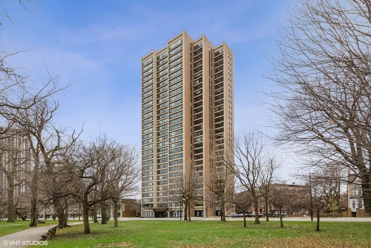 Chicago Real Estate | View 1850 N Clark Street, 1605 | 1 Bed, 1 Bath