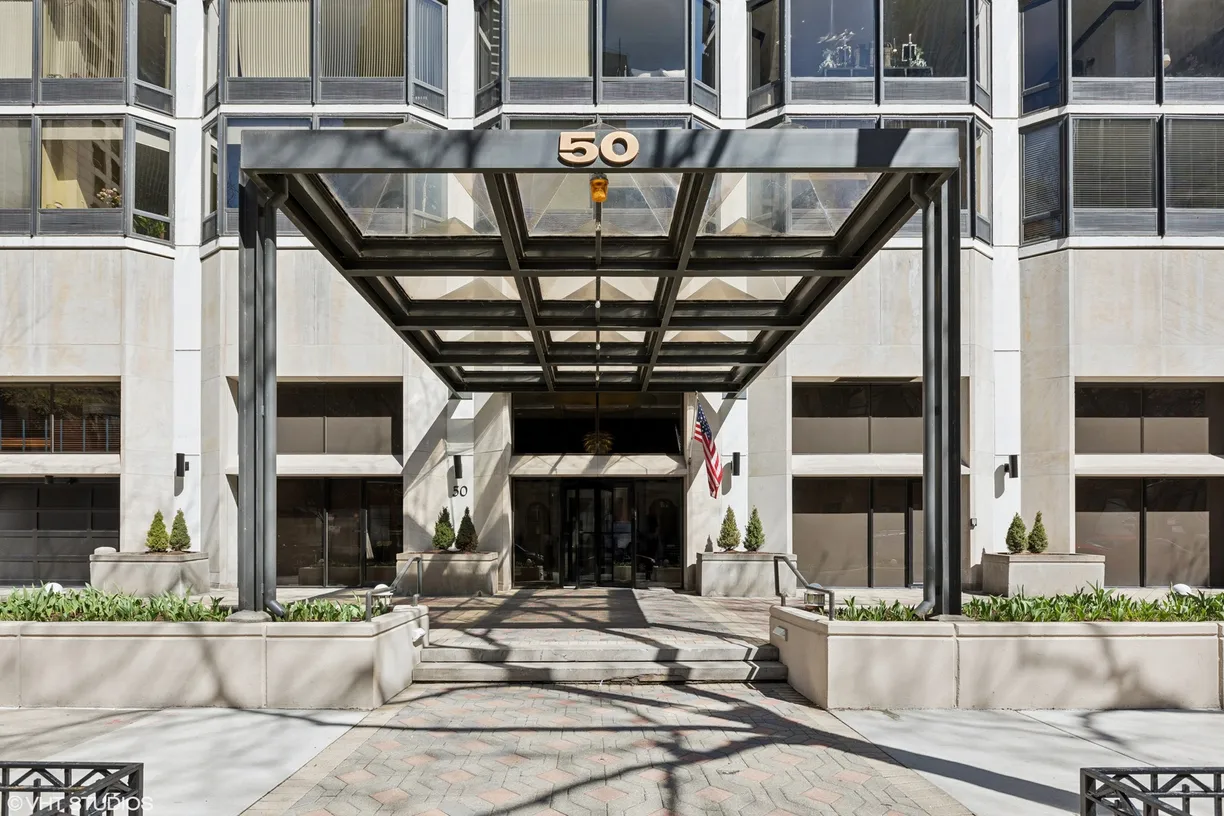 Chicago Real Estate | View 50 E Bellevue Place, 605 | 2 Beds, 2 Baths